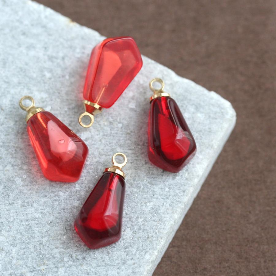 アクリルざくろチャーム 濃い赤 淡い赤 2個入 メタルチャーム