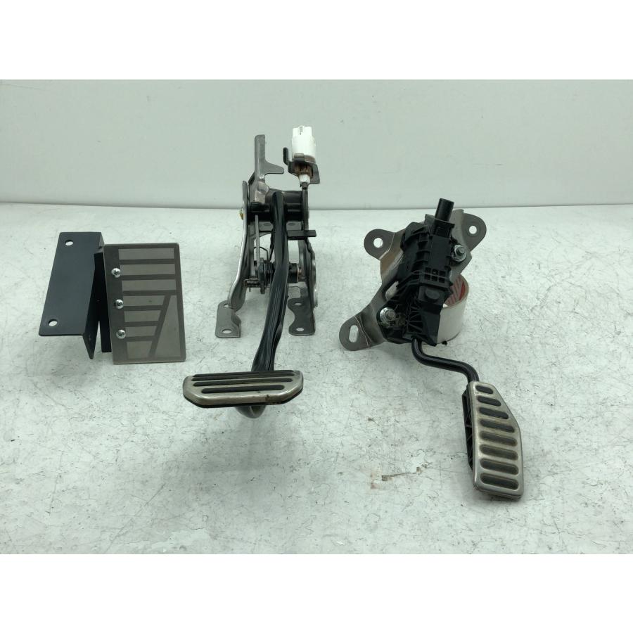 アルトワークス HA36S ペダルセット アクセルペダル ブレーキペダル