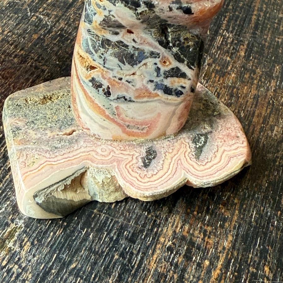 インカローズ 天然石 パワーストーン ロードクロサイト 原石 彫刻 鳥 置物 送料無料 インテリア 人気 誕生石 7月 かわいい ギフト プレゼント 554 |  | 05