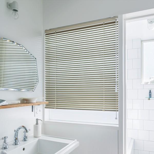 ブラインド ベネアル25 浴窓 ワンポール式 TOSO（トーソー） スラット幅25mm 光触媒遮熱 幅101〜120cm×丈201〜220cm