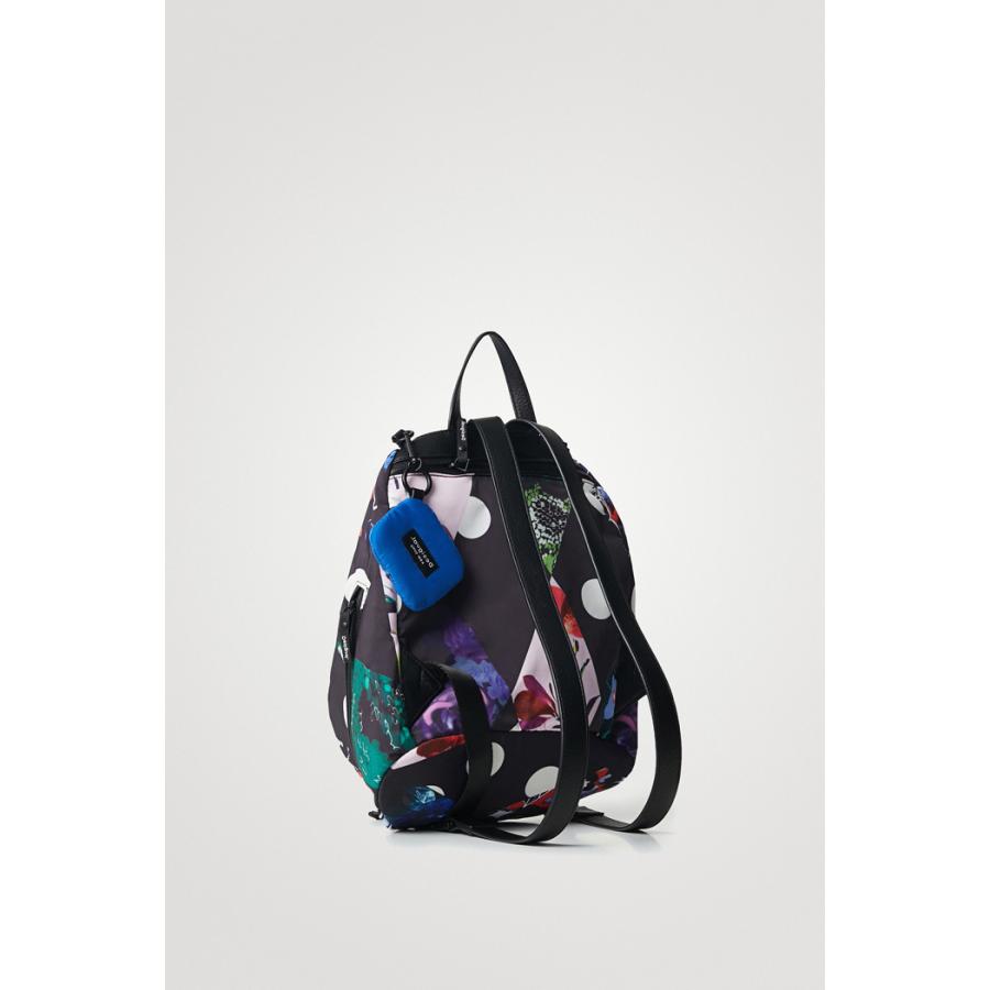 ブラック メンズファッション 50代 バックパック Desigual リュックサック デイパック 花柄プリント ひし形 ミニ デシグアル Koran Ko 21waka23 ミセスカジュアル専門店 大人 40代 30代 リュック 軽量 カジュアル ミニ