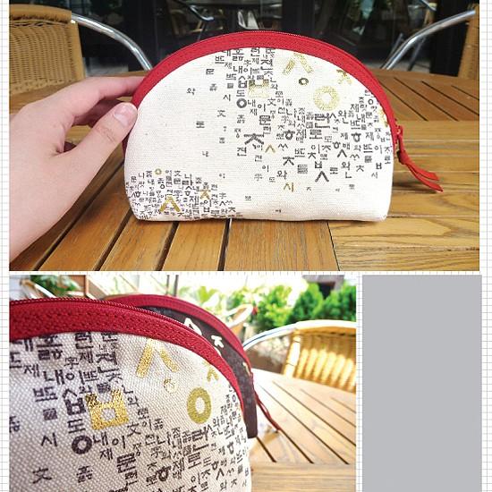 韓国雑貨 ハングル 訓民正音デザイン 半月ポーチii 白 韓国語 小物入れ バッグ E440 韓国情報広場ヤフー店 通販 Yahoo ショッピング