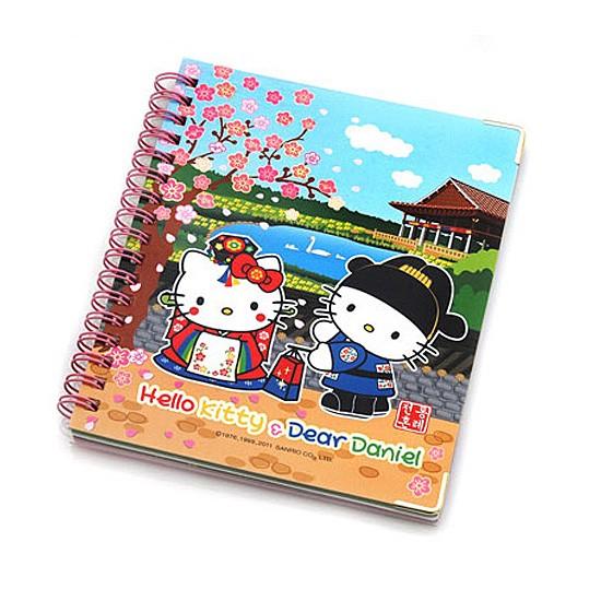1999年　レア　Hello Kitty いちご柄リングノート セット 1999年 レア Hello Kitty いちご柄リングノート セット - メルカリ