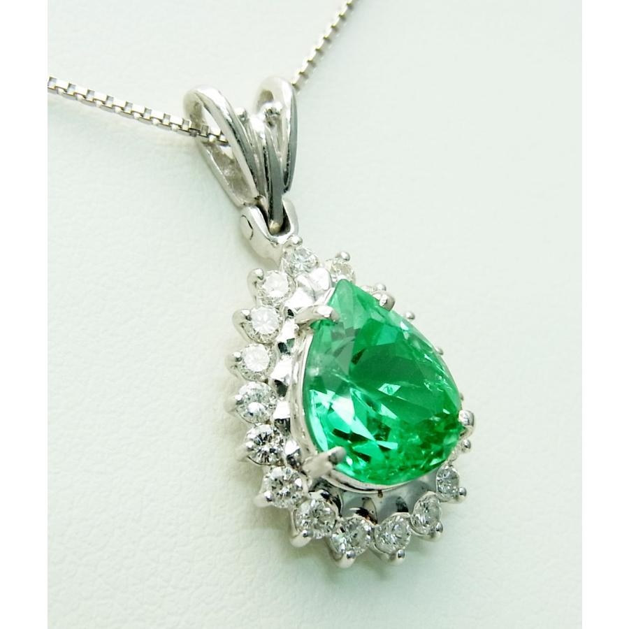 三相インク入り コロンビア産天然エメラルド 2.20ct 天然ダイヤ取巻 