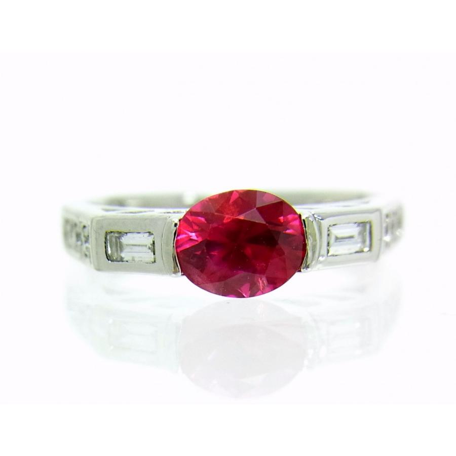 彩度の高い上質天然ルビー 0.80ct プラチナ製 シンプルデザイン 彩度の高い上質天然ルビー 0.80ct プラチナ製 シンプルデザイン