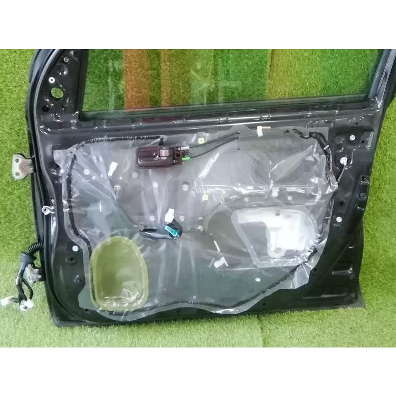 トヨタ☆パッソ KGC30 純正 右フロントドア 黒 【個人宅配送不可