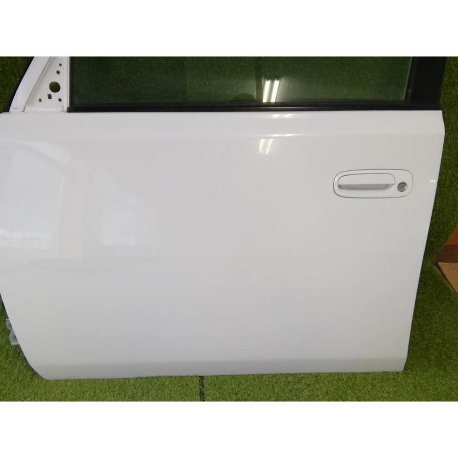 トヨタBBの右フロントドアホワイト フロントドア スピーカー付き トヨタBBの右フロントドアホワイト フロントドア スピーカー付き