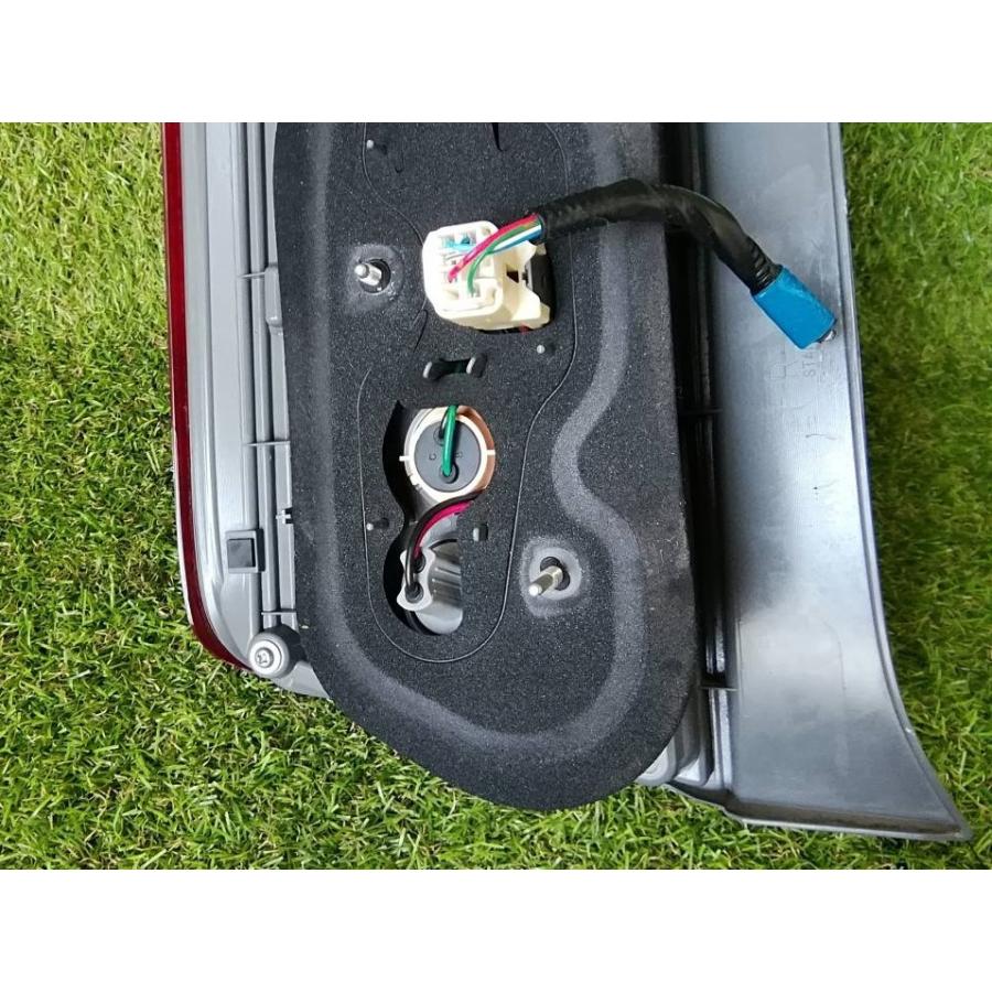 トヨタ☆カローラルミオン ZRE152N 純正 右テールライト 12-541R
