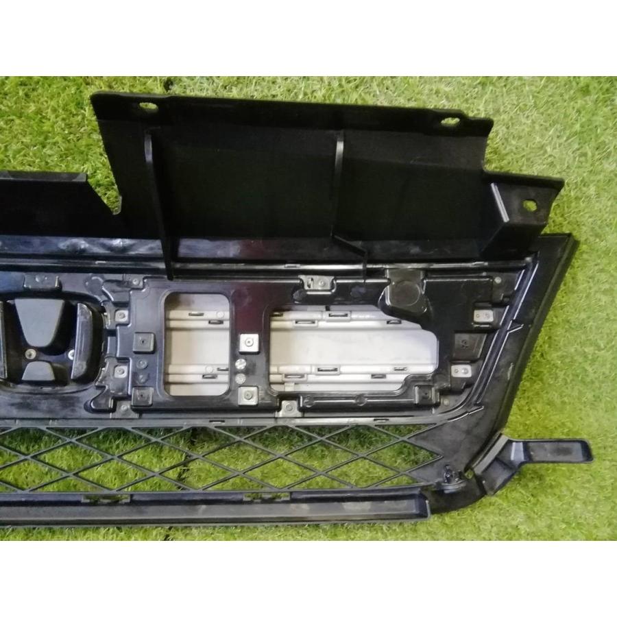 値下げ不可。プロフ必読。GK1 モビリオスパイク 純正フロントグリル ホンダ☆モビリオスパイク GK1 純正 フロントグリル シルバー 71121