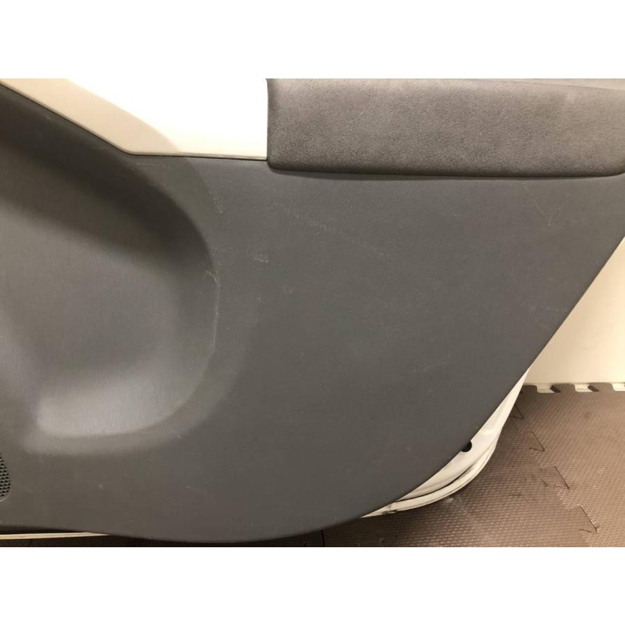 トヨタ☆プリウス ZVW30 純正 右リアドア ホワイト 【個人宅配送不可