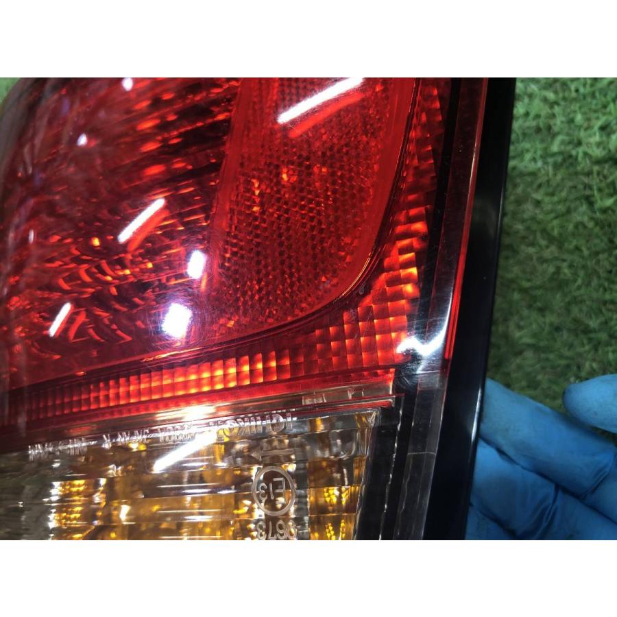 日産☆ブルーバードシルフィ QG10 純正 右テールライト ICHIKOH