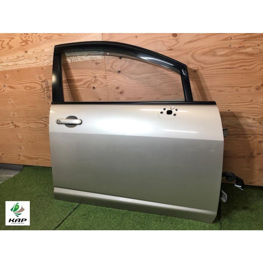 日産☆ティーダラティオ SC11 右フロントドア シルキーベージュ／C42