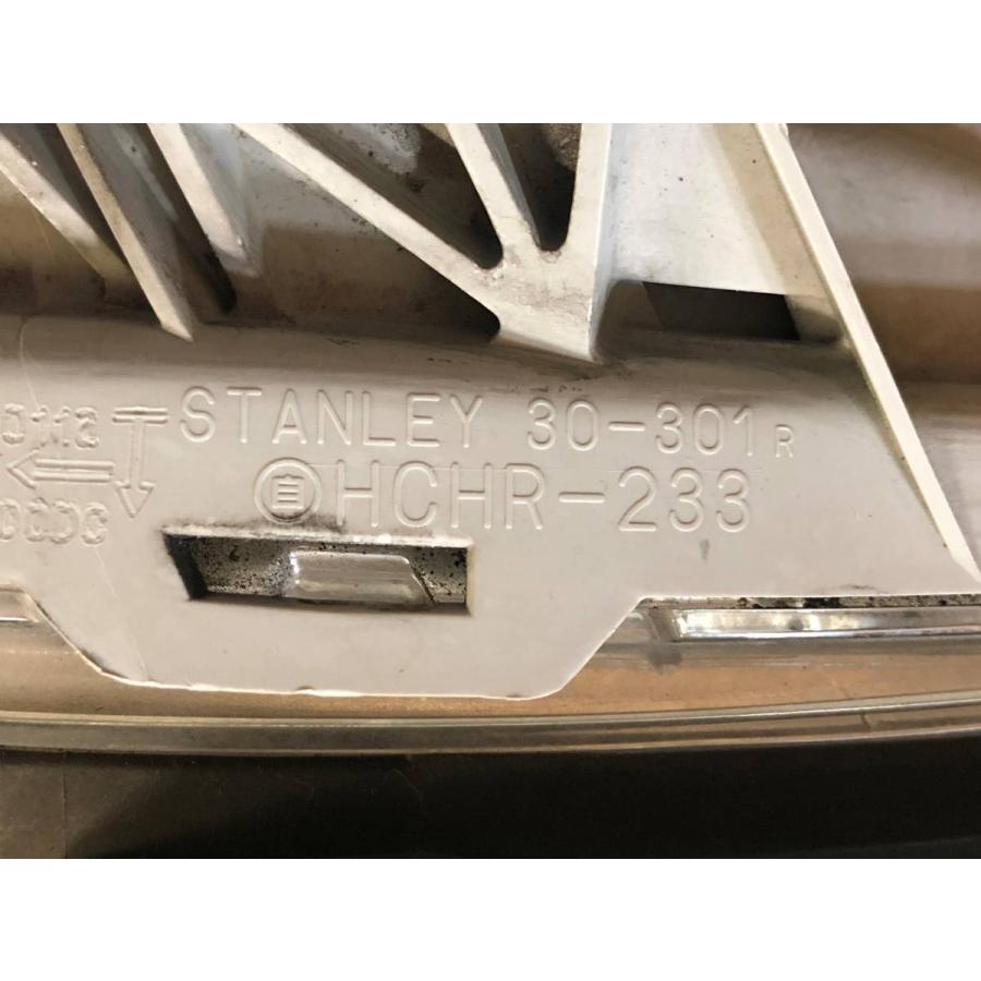トヨタ☆クラウン ロイヤル GRS180 純正 HID 右ヘッドライト STANLEY