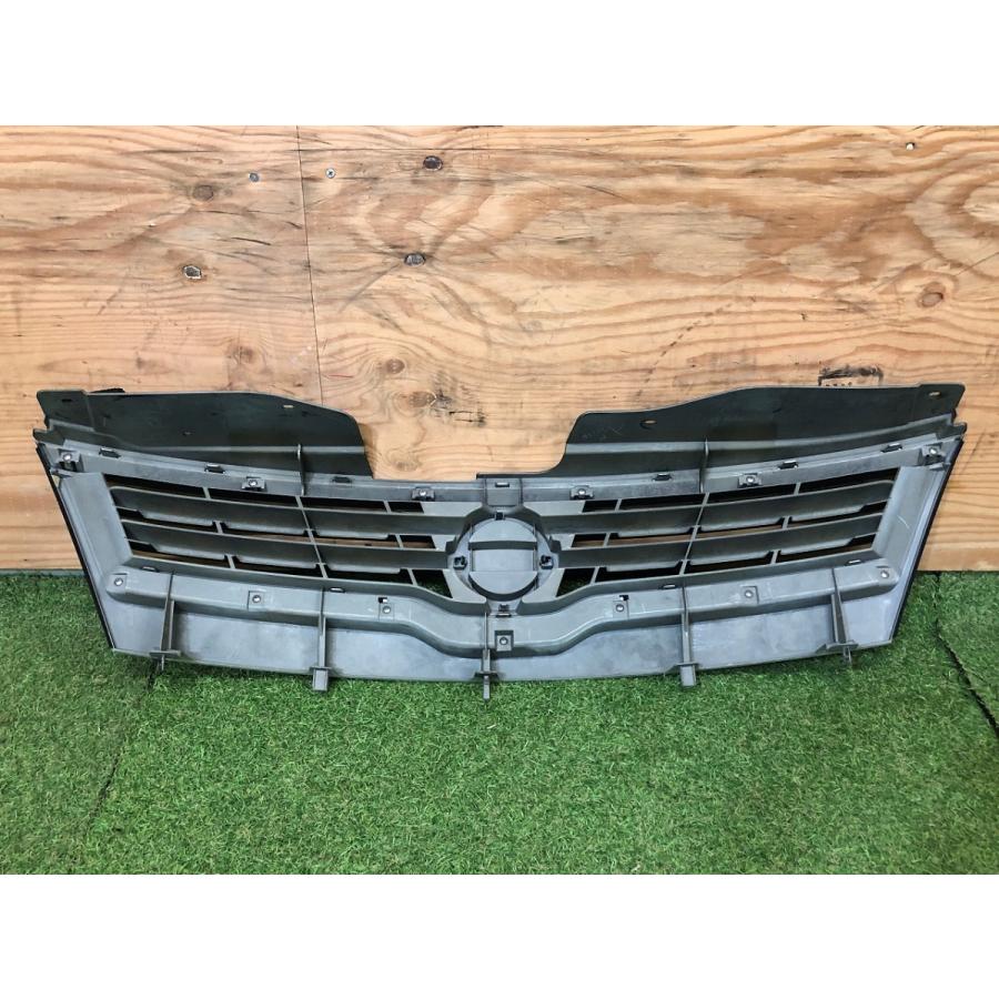 日産☆セレナ C25 純正 フロントグリル ホワイトパール／QX1 62310