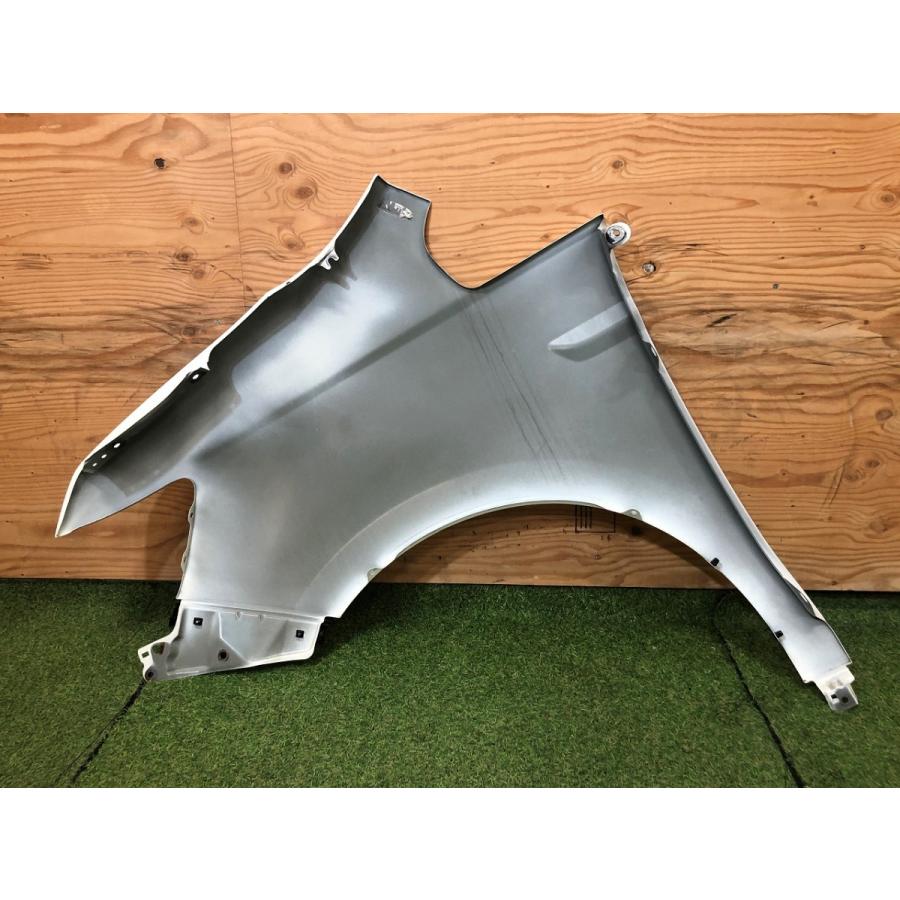 ホンダ☆ステップワゴン RK5 前期 右フェンダー プレミアムホワイト 