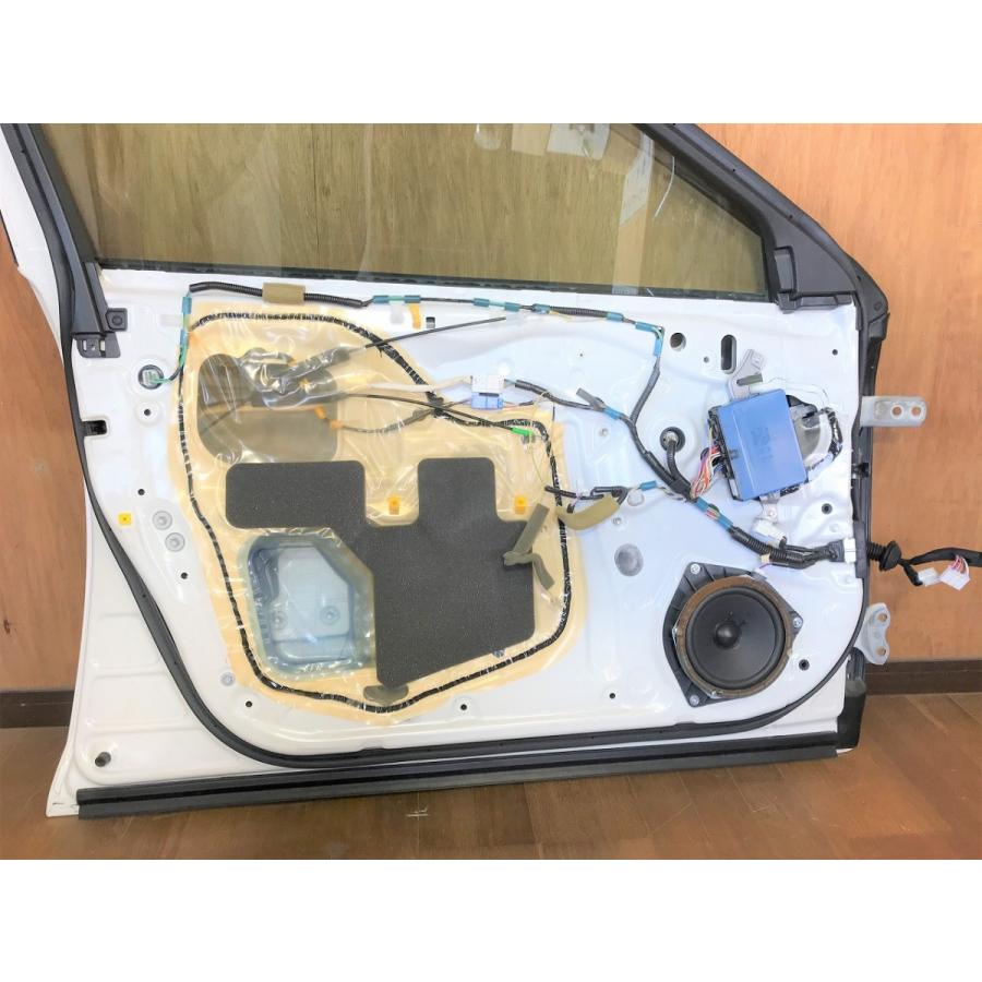トヨタ☆クラウン 200系 フロントドア 左 ホワイトパールクリスタル