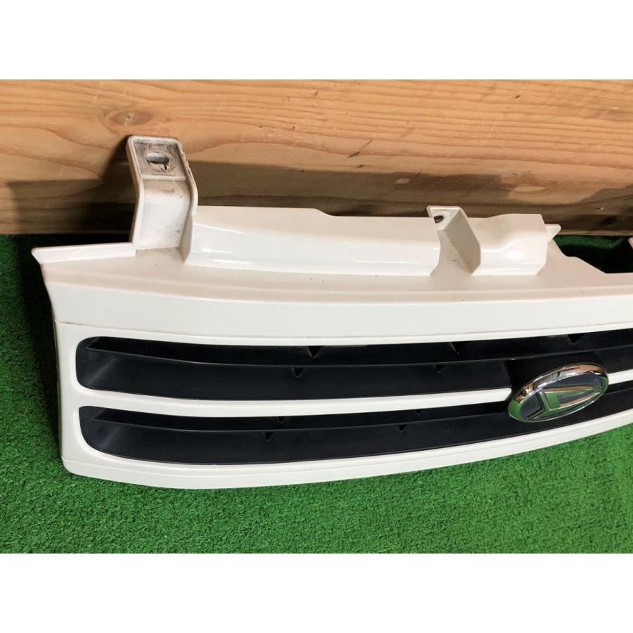 ダイハツ☆アトレー7 S221G 純正 フロントグリル ホワイト／056 53111