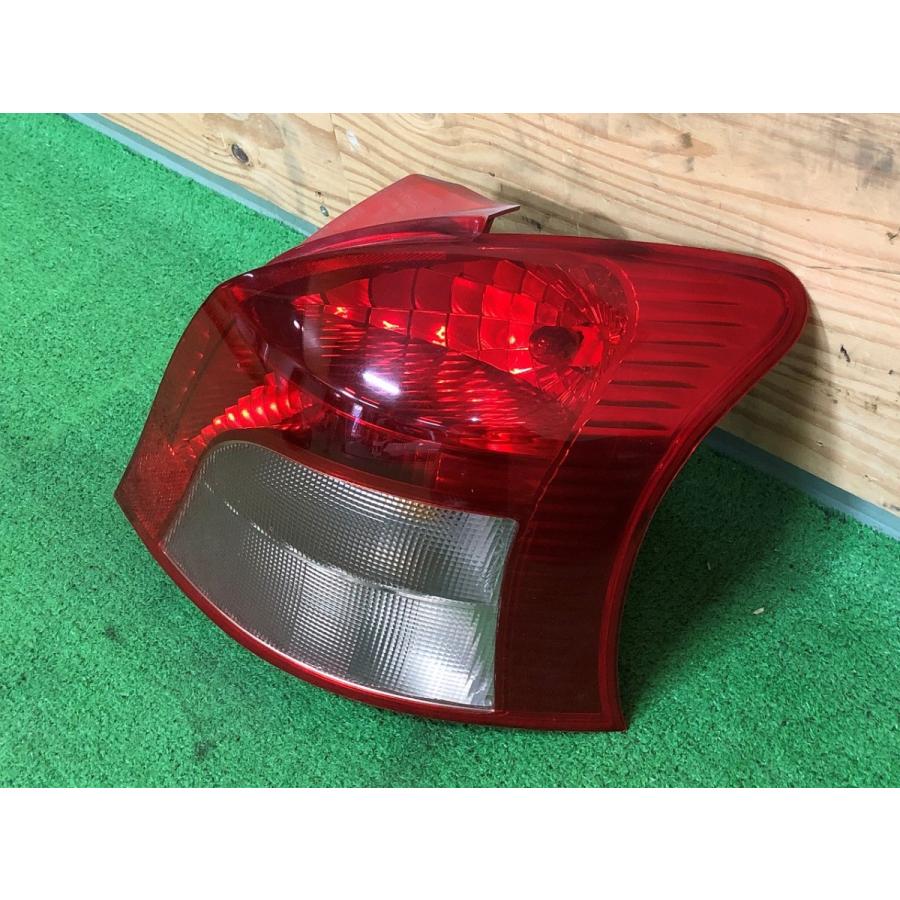 トヨタ☆ヴィッツ SCP90 純正 右テールライト KOITO 52-143