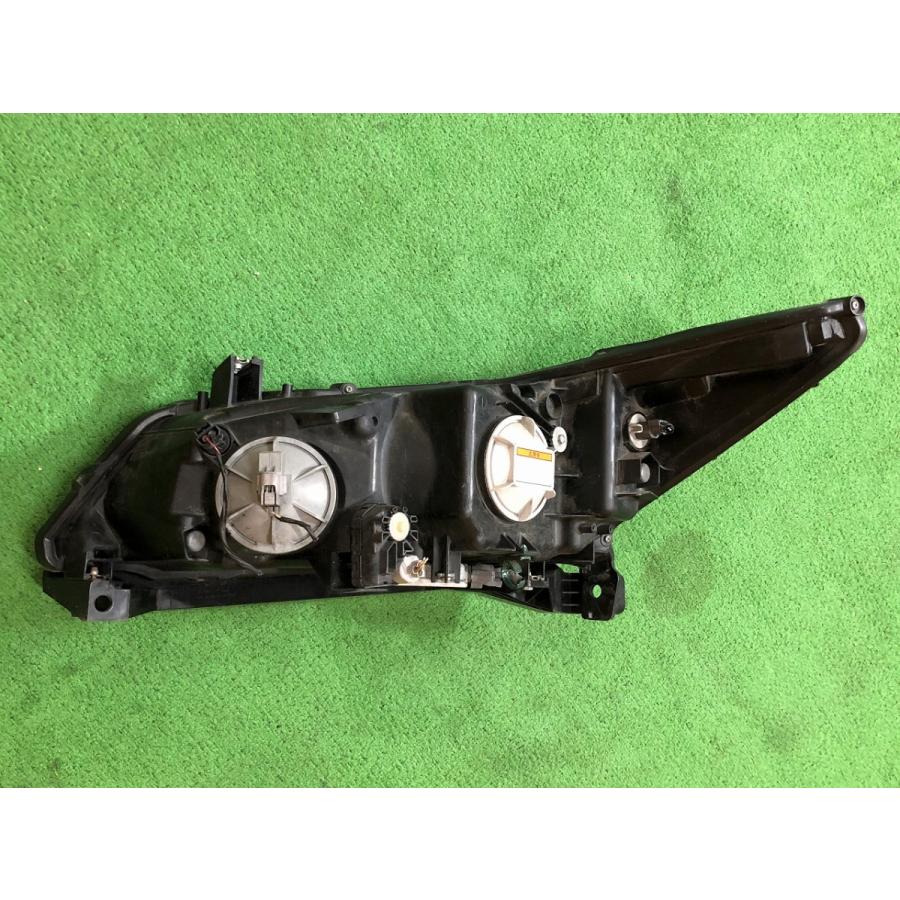 ホンダ☆ストリーム RSZ RN8 純正 HID 右ヘッドライト KOITO 100