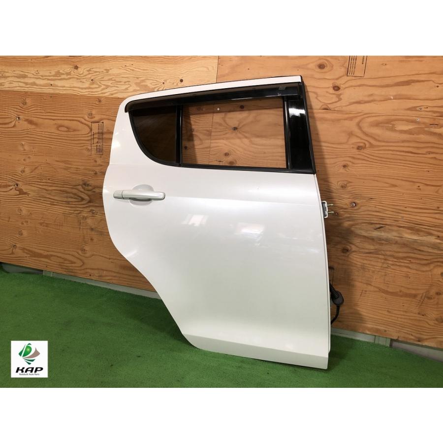 スズキ☆スイフト スポーツ ZC32S 右リアドア スノーホワイトパー／ZMT