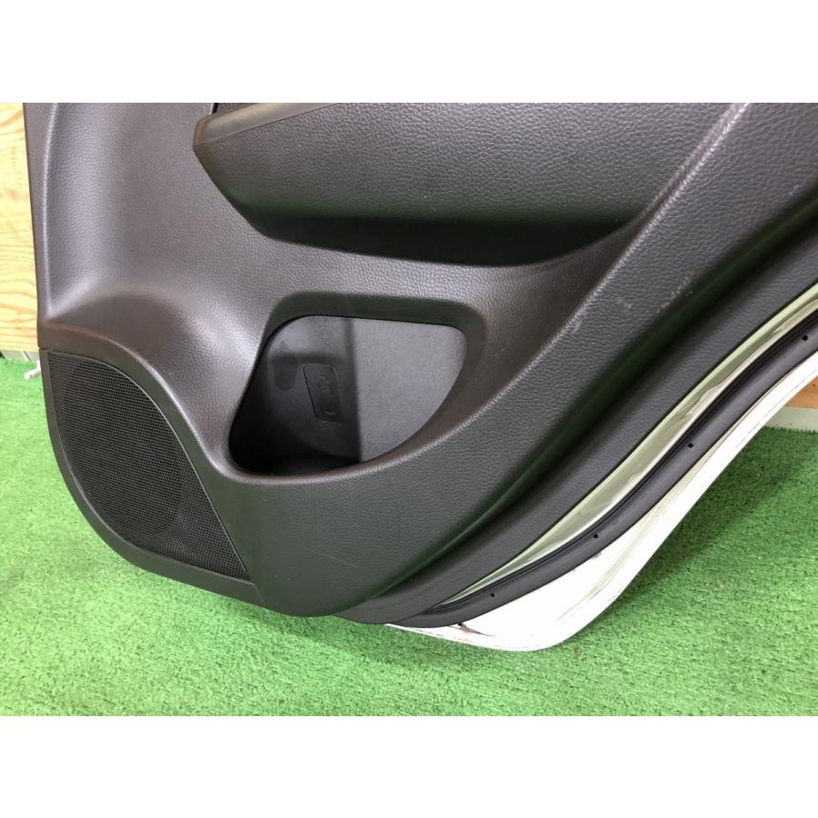 スズキ☆スイフト スポーツ ZC32S 右リアドア スノーホワイトパー／ZMT