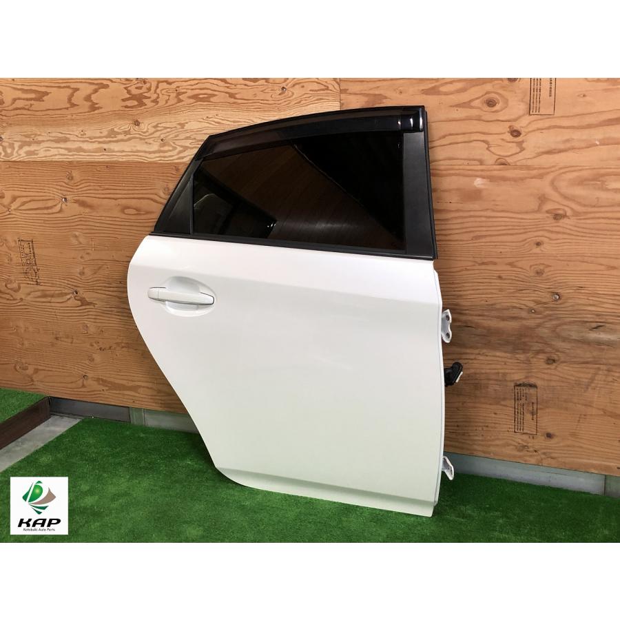 トヨタ☆プリウス ZVW30 右リアドア ホワイトパールクリスタルシャイン