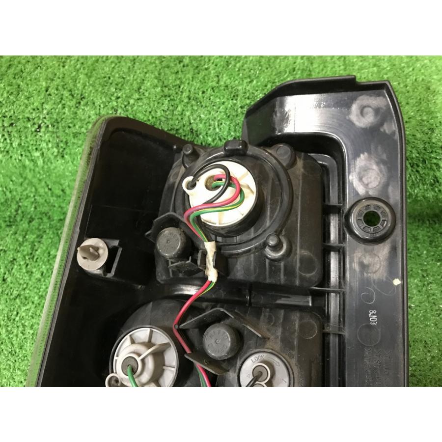 ダイハツ☆ムーヴコンテ カスタム L575S 純正 テールライト 右