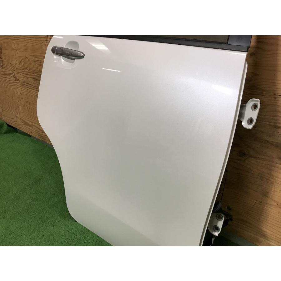 ダイハツ☆ムーヴ カスタムX LA100S 純正 右リアドア パールホワイト