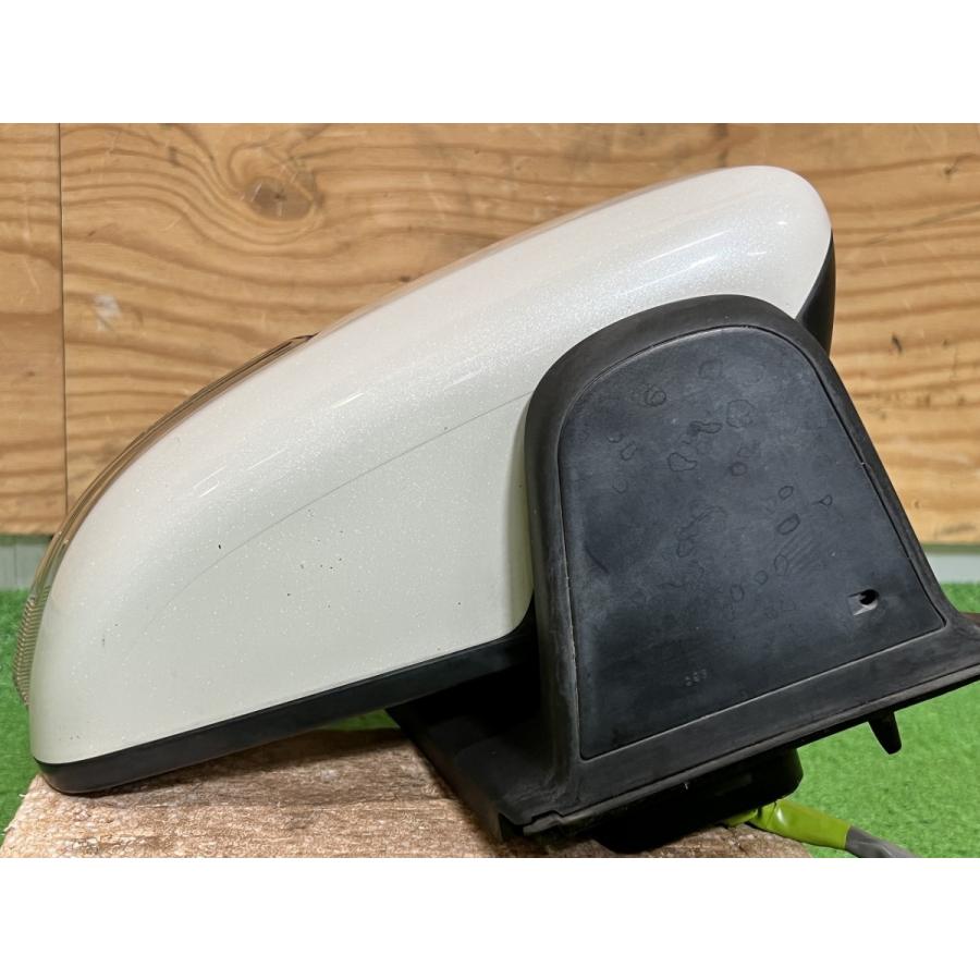 タントダイハツミラー右　パールホワイト ダイハツ☆タント L375S 純正 右ドアミラー パールホワイトIII／W24 SR