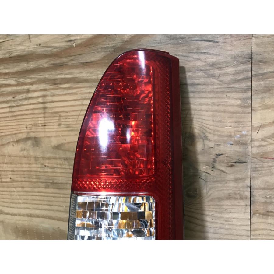 ダイハツ☆アトレー7 S221G 純正 右テールライト KOITO 220-51700