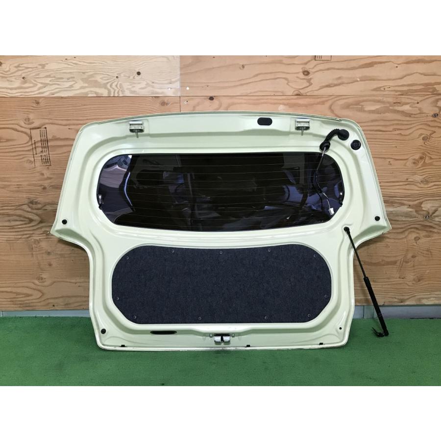 ダイハツ　ミライース　LA300S　右リアドア　中古品　補修済　サーフェイサー仕上げ　色　T19　コットンアイボリー　品番67003-B2191 ダイハツ☆ミライース LA300S 右フロントドア コットンアイボリー／T19