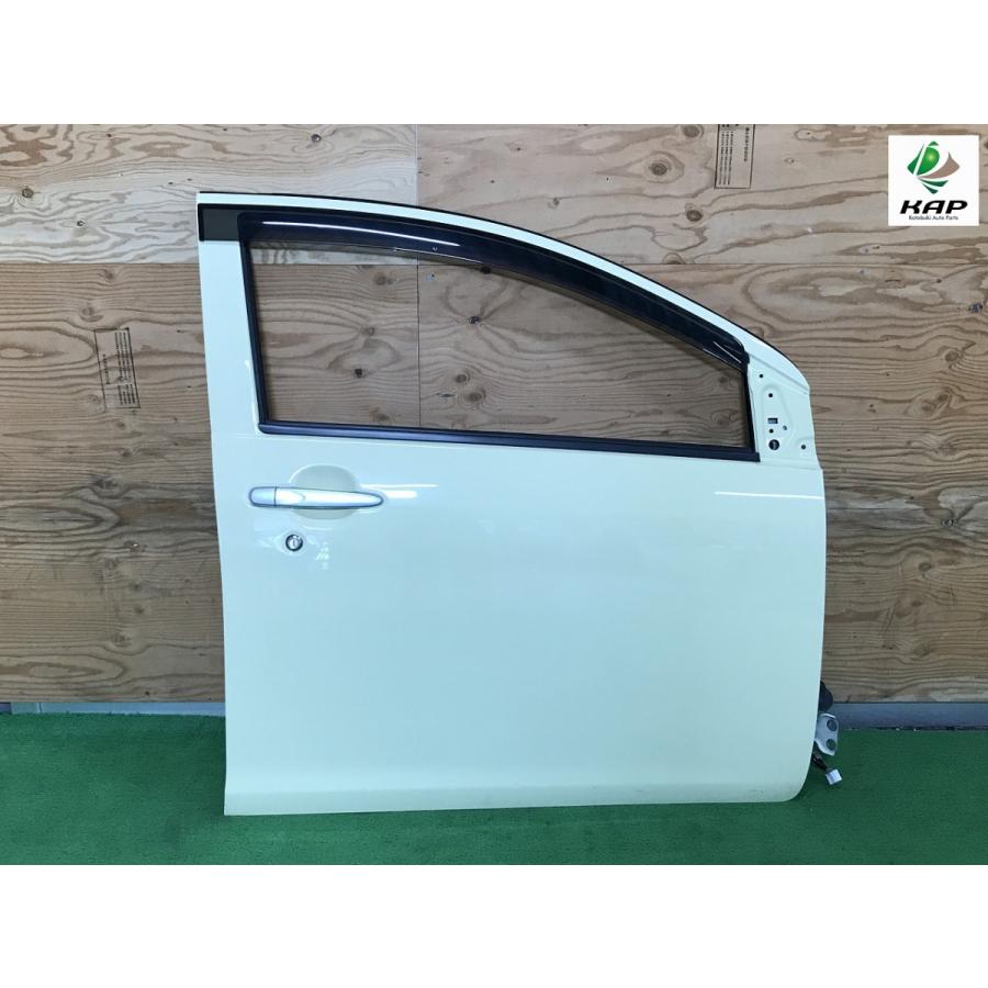ダイハツ　ミライース　LA300S　右リアドア　中古品　補修済　サーフェイサー仕上げ　色　T19　コットンアイボリー　品番67003-B2191 ダイハツ☆ミライース LA300S 右フロントドア コットンアイボリー／T19