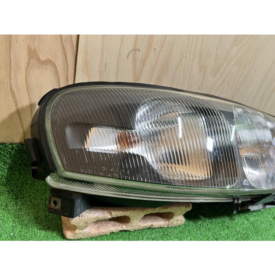 VOLVO　V70　右ヘッドライト ☆ボルボ V70☆ 純正 右ヘッドライト ハロゲン HCHR-28 8693550