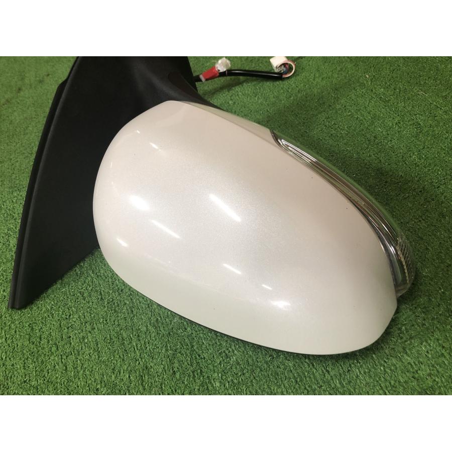 パッソ　右電格ドアミラー　KGC30　美品　カラーB67 トヨタ☆パッソ プラスハナ KGC30 純正 右ドアミラー ウインカー付き