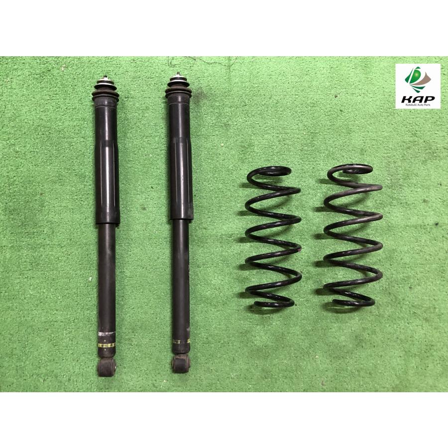 トヨタ☆アクア NHP10 純正 リア ショックアブソーバー・コイル