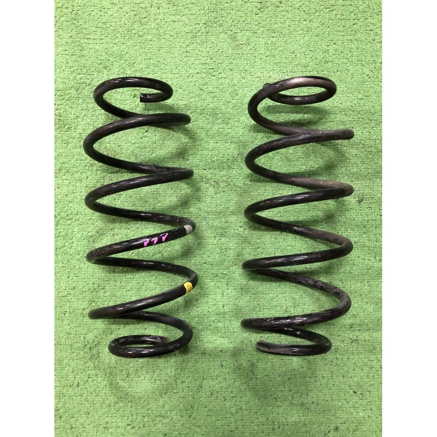 トヨタ☆アクア NHP10 純正 リア ショックアブソーバー・コイル