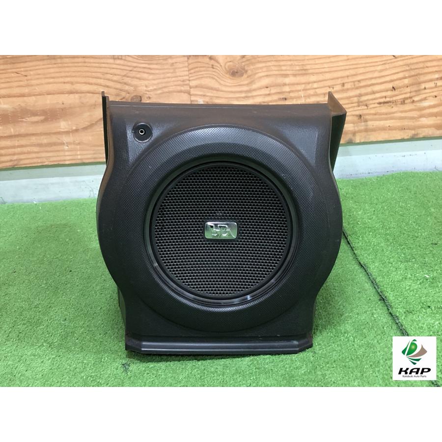 トヨタBBの右フロントドアホワイト フロントドア スピーカー付き トヨタBBの右フロントドアホワイト フロントドア スピーカー付き