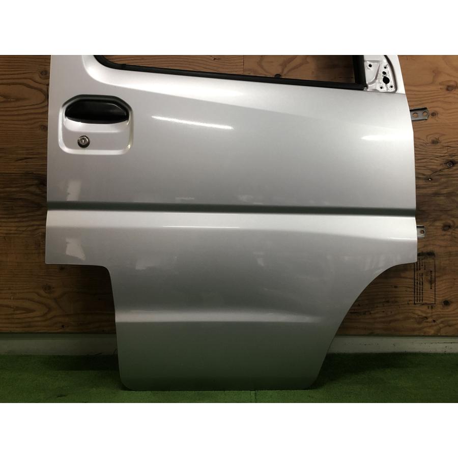 日産☆クリッパー U71V 右フロントドア クールシルバーメタリック／A31