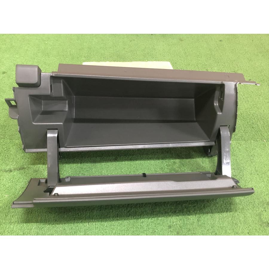 トヨタ☆プリウス ZVW30 純正 グローブボックス 上下セット