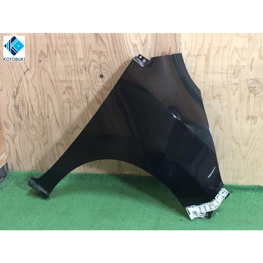 スズキ☆ワゴンR スティングレー MH23S 右フェンダー スパークブラック 