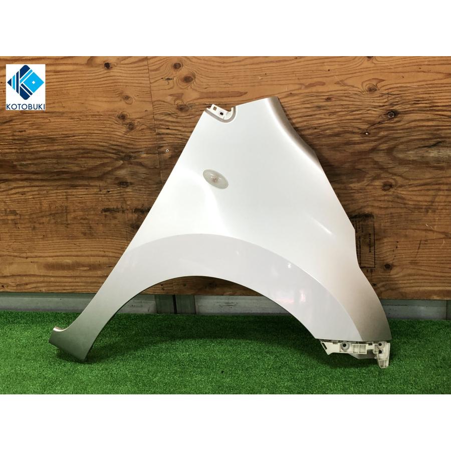 スズキ☆ワゴンR MH23S 右フェンダー シルキーシルバーメタリック／Z2S
