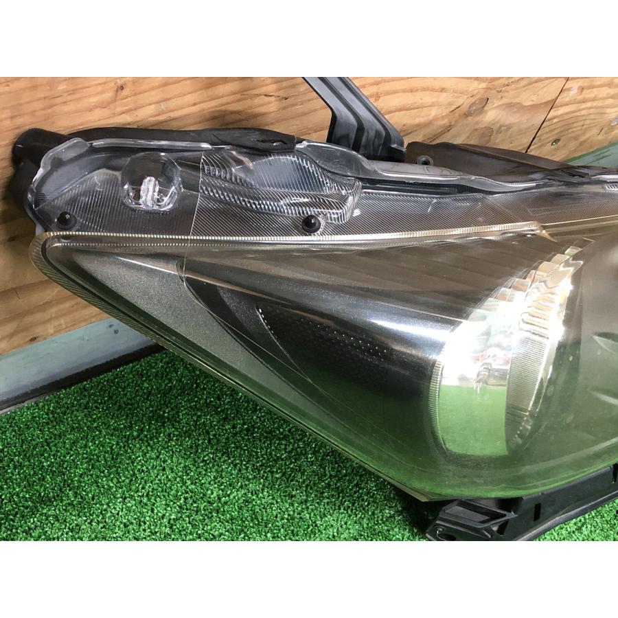 ホンダ☆フリード GB3 純正 HID 右ヘッドライト KOITO 100-22838