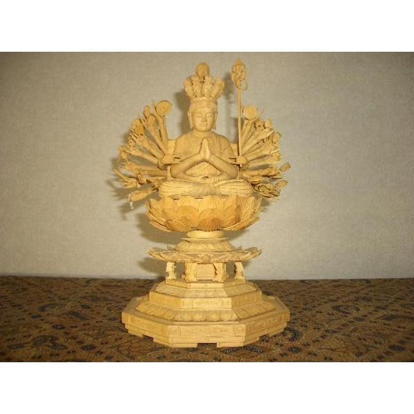 木彫千手観音。 修縁堂一刀彫 千手観音仏像 精密彫刻 木彫仏教