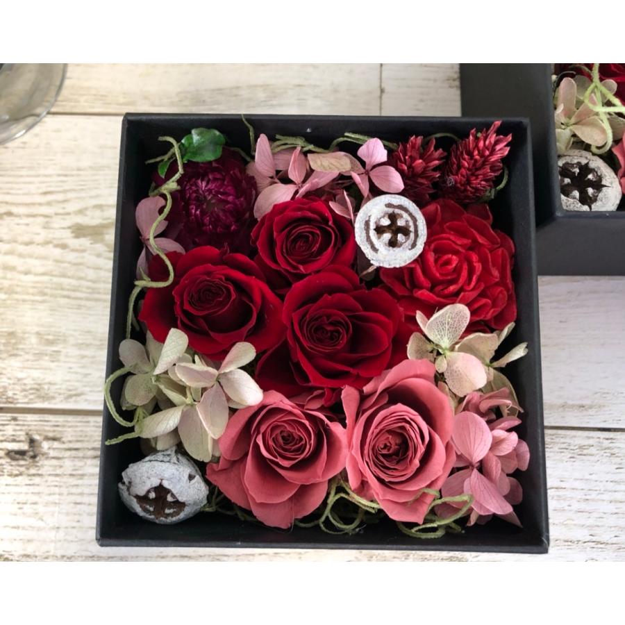 バラ プリザーブドフラワー ボックスフラワー フラワーアレンジ ブラックボックス 正方形 レッド ローズ フラワーギフト バラ BF8花