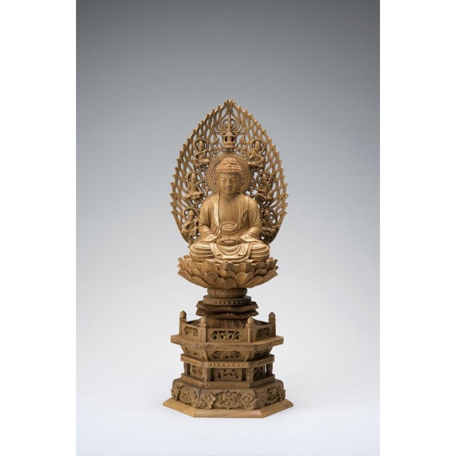 白檀六角台 飛天光背金泥付釈迦 3.0寸 12-1 仏像 木彫り フィギュア オブジェ インテリア仏像 置き物 インテリアオブジェ 仏壇 仏具