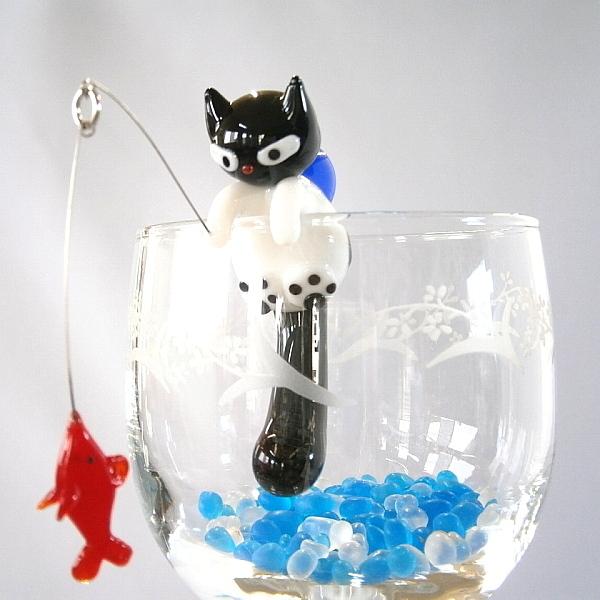 猫　ガラス　工芸品　置物 ガラス細工 ねこ 動物 インテリア雑貨 置物 ミニチュア 【 魚釣りネコ