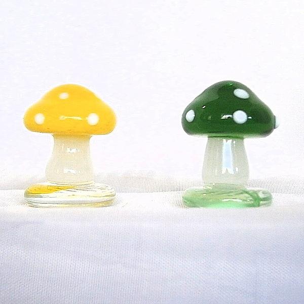 小さなきのこ　ガラス細工　ミニチュア ミニチュア ガラス細工 きのこ 植物 ディスプレイ用品 グラス