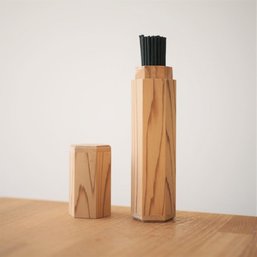 お線香ケース 木製 携帯用六角筒　黒檜（くろべ）天然 短寸用高級御線香入れ