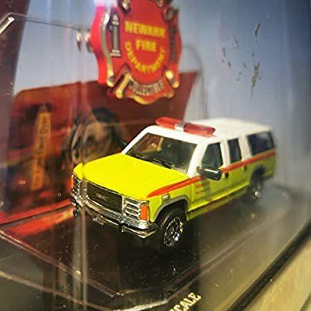 【お買い得！】 CODE 3 1/64 完成品 アメリカ USA Newark Fire Department SUBURBAN Chief Caronly LIMI好評販売中 乗り物、ミニチュア