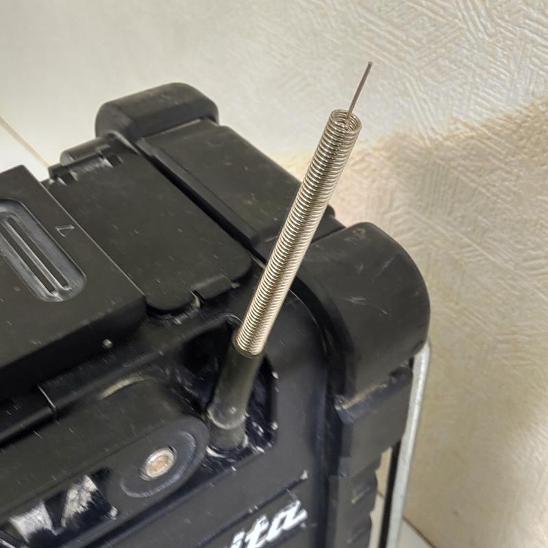 マキタ（makita） 中古品 ☆ 充電式ラジオ MR103 おまけ付き ☆ 送料3